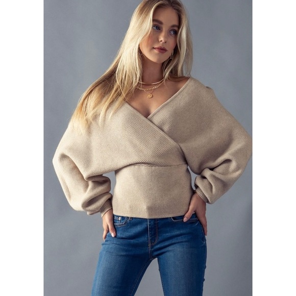 🆕Surplice front sweater - Picture 2 of 11